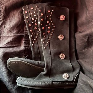 Black bedazzled studded suede moccasins biker 7 goth rocker vintage boho boots
